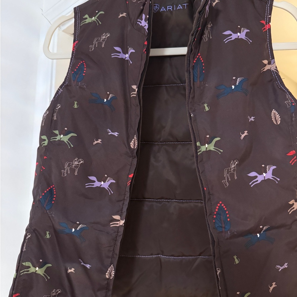 Ariat Kids Vest - Size L (kids size 12) - GREAT condition - Cute Horse Print
